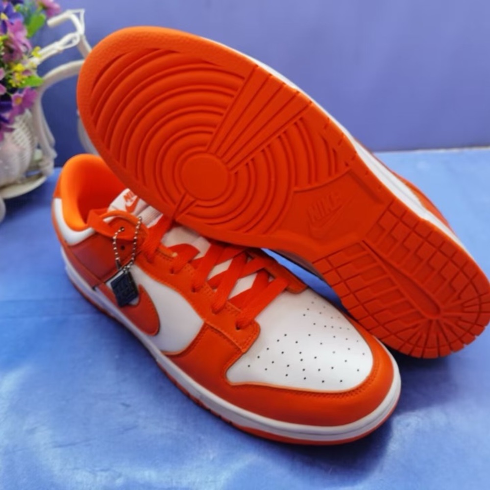 SYRACUSE DUNKS